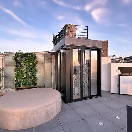 House With Rooftop And Hot Tub Eiffel Tower View * Parigi