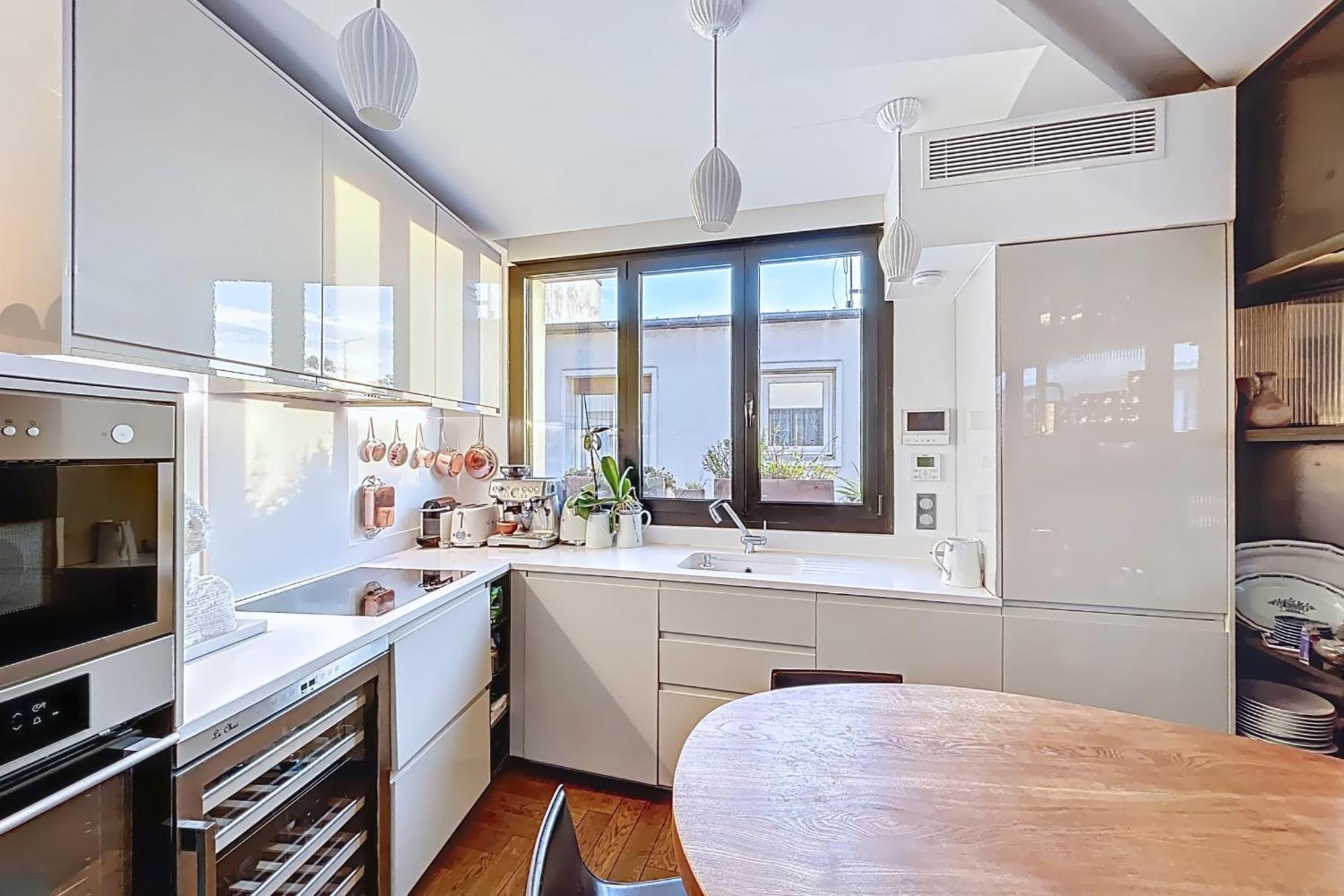 House With Rooftop And Hot Tub Eiffel Tower View Casa vacanze Parigi